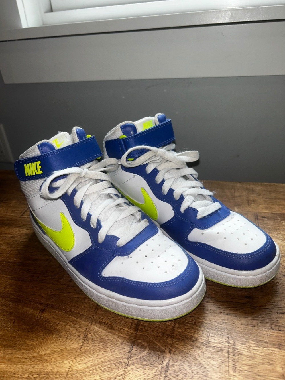 Nike Midtop Youth Sneakers
